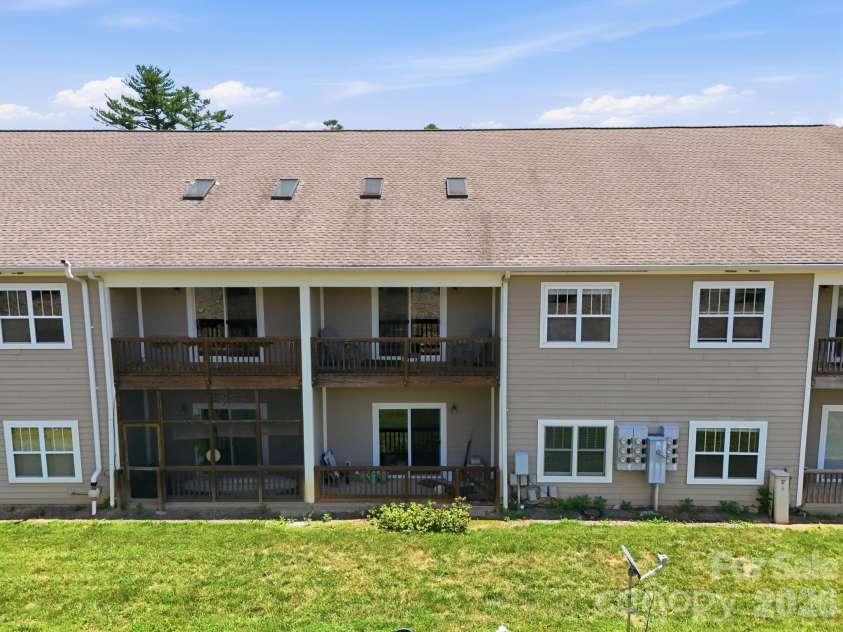 123 Foxden Drive, Fletcher, NC 28732.  MLS# CAR4404022, YatesRealty ID 14485. 
