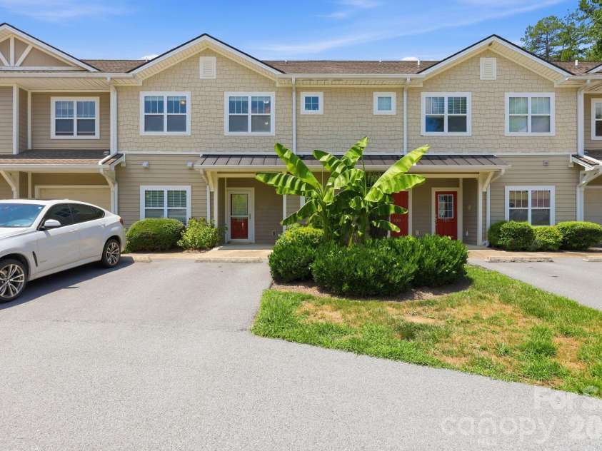 123 Foxden Drive, Fletcher, NC 28732.  MLS# CAR4404022, YatesRealty ID 14485. 