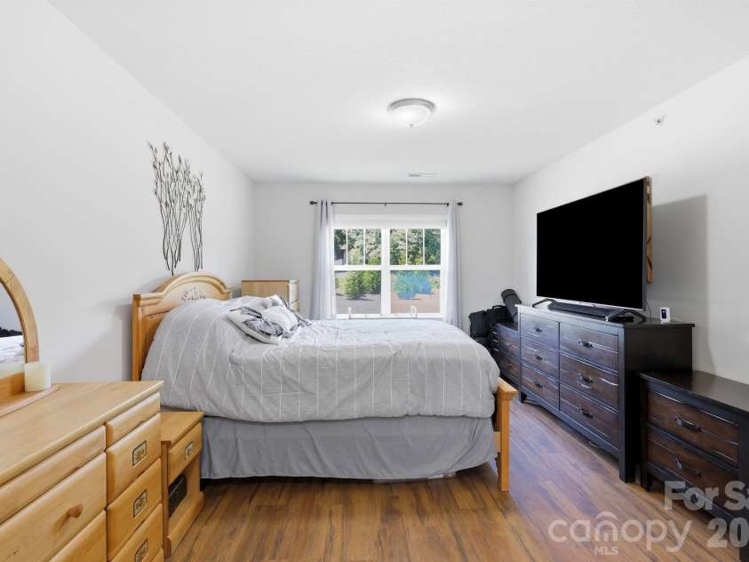 123 Foxden Drive, Fletcher, NC 28732.  MLS# CAR4404022, YatesRealty ID 14485. Primary bedroom