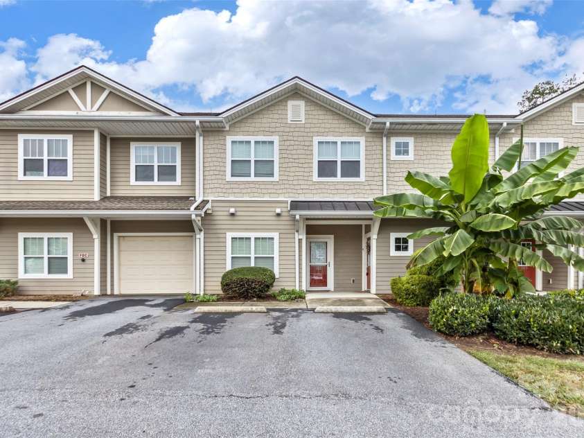 123 Foxden Drive, Fletcher, NC 28732.  MLS# CAR4428023, YatesRealty ID 14485. 