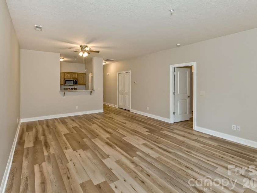 123 Foxden Drive, Fletcher, NC 28732.  MLS# CAR4428023, YatesRealty ID 14485. 