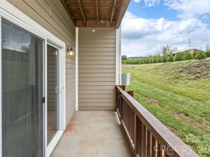 123 Foxden Drive, Fletcher, NC 28732.  MLS# CAR4428023, YatesRealty ID 14485. 