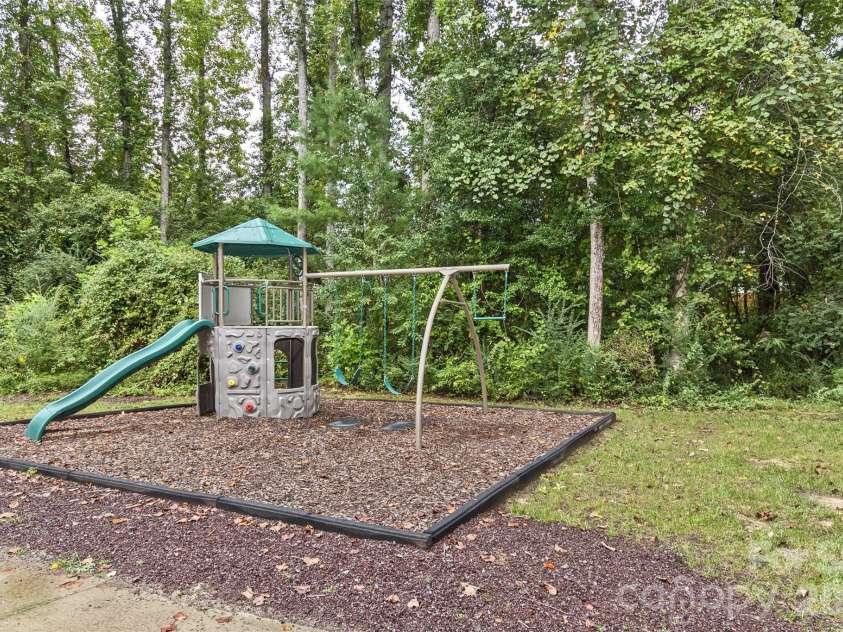 123 Foxden Drive, Fletcher, NC 28732.  MLS# CAR4428023, YatesRealty ID 14485. 