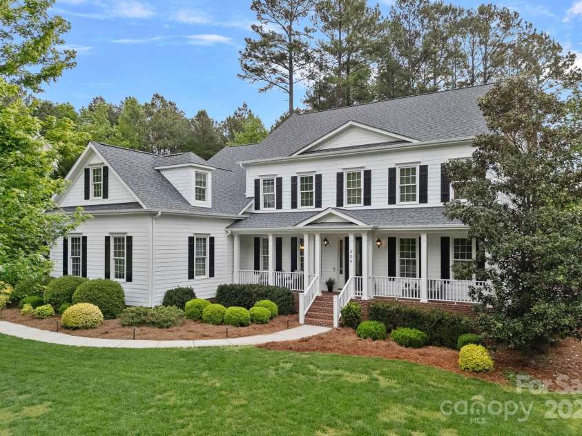 208 Grasshopper Circle, Mooresville, NC 28117.  MLS# CAR4247253, YatesRealty ID 14486. 208 Grasshopper Circle