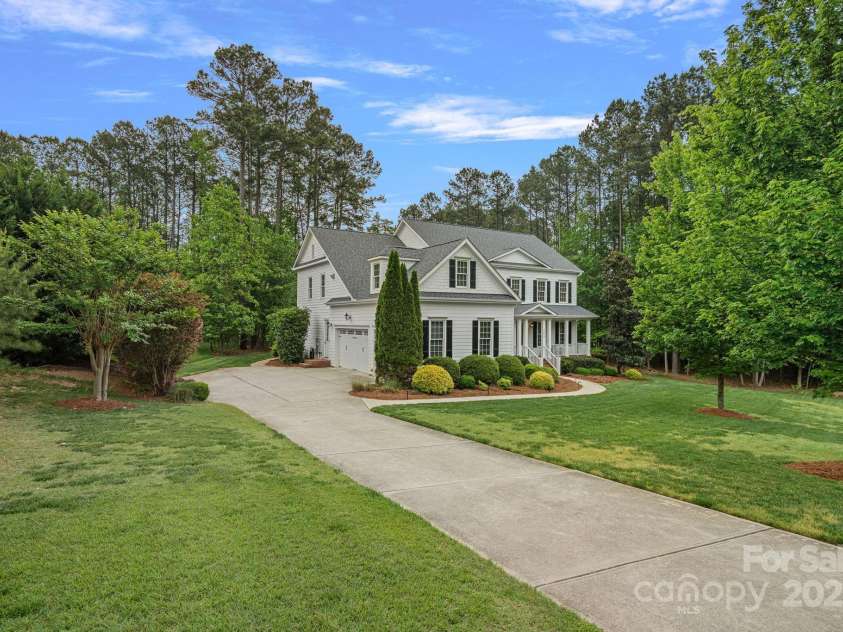 208 Grasshopper Circle, Mooresville, NC 28117.  MLS# CAR4247253, YatesRealty ID 14486. 