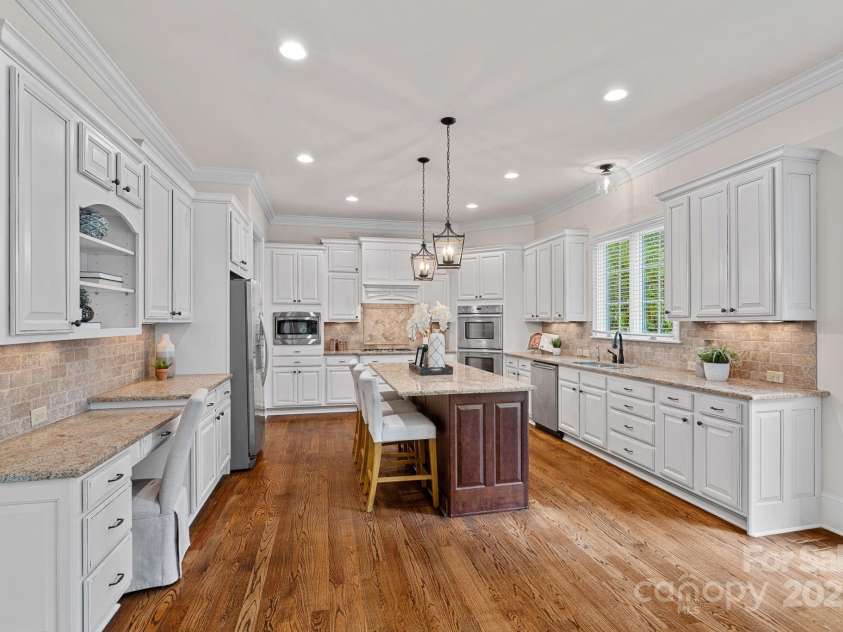 208 Grasshopper Circle, Mooresville, NC 28117.  MLS# CAR4247253, YatesRealty ID 14486. Kitchen