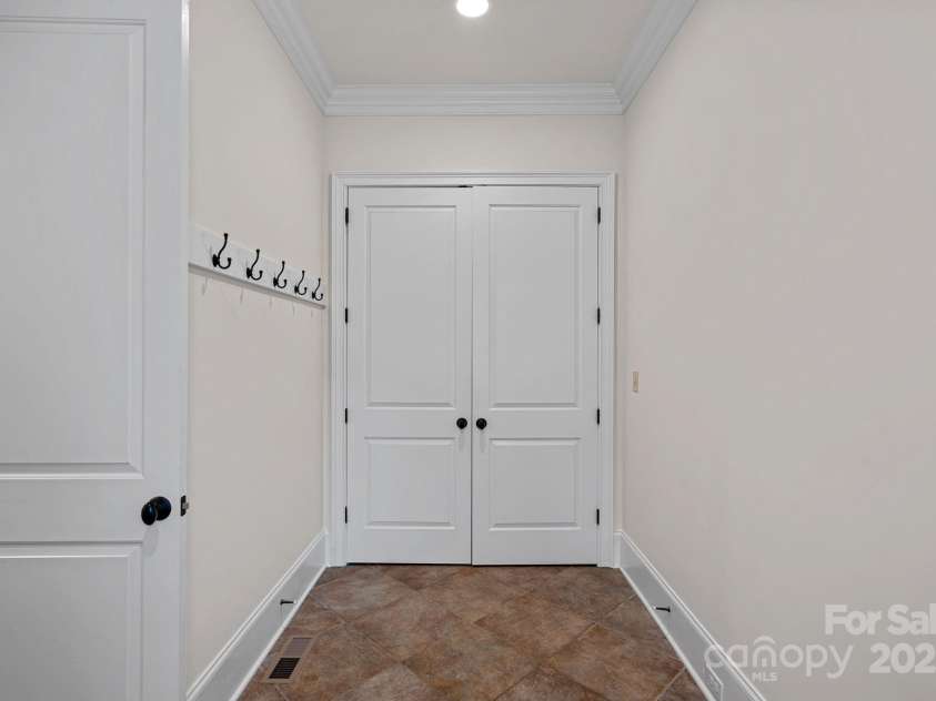 208 Grasshopper Circle, Mooresville, NC 28117.  MLS# CAR4247253, YatesRealty ID 14486. Mud Room