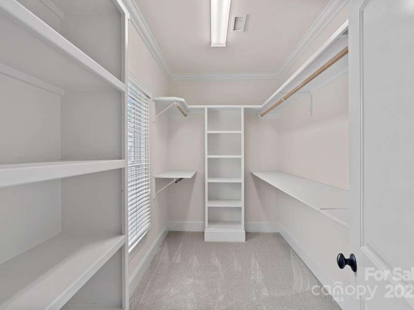 208 Grasshopper Circle, Mooresville, NC 28117.  MLS# CAR4247253, YatesRealty ID 14486. Primary Closet