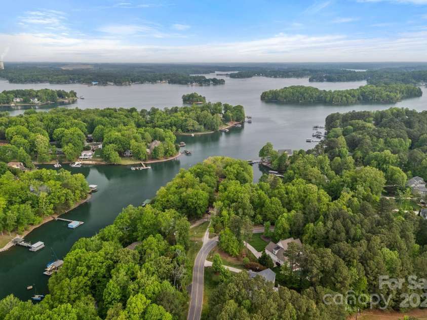 208 Grasshopper Circle, Mooresville, NC 28117.  MLS# CAR4247253, YatesRealty ID 14486. Surrounded by Lake Norman