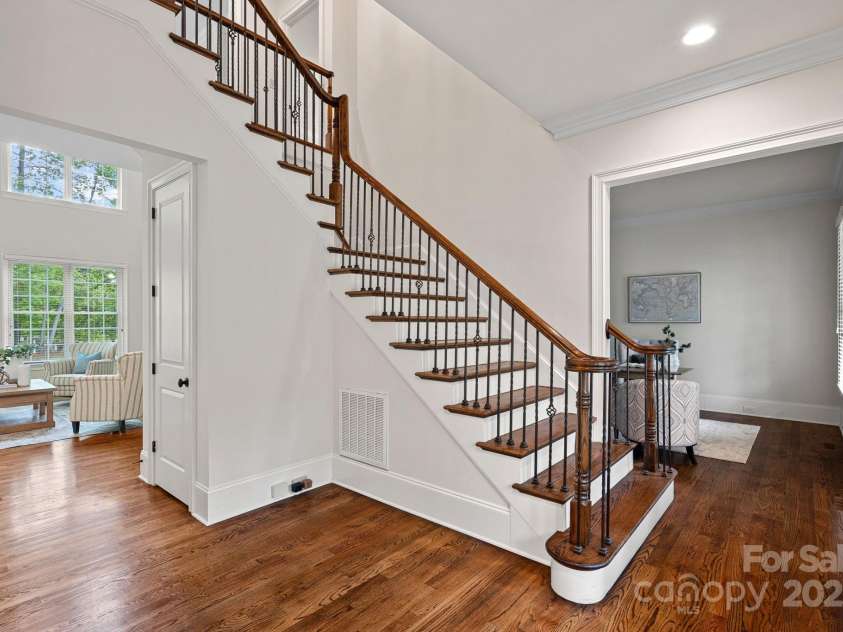208 Grasshopper Circle, Mooresville, NC 28117.  MLS# CAR4247253, YatesRealty ID 14486. Welcoming Foyer
