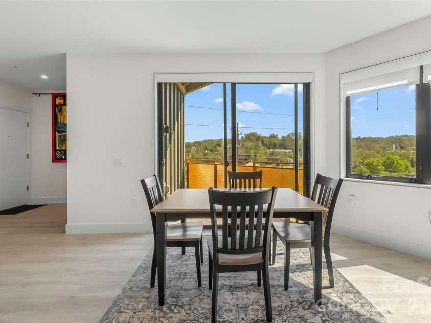68 Craven Street, Asheville, NC 28806.  MLS# CAR4391853, YatesRealty ID 14488. 