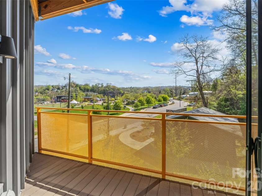 68 Craven Street, Asheville, NC 28806.  MLS# CAR4391853, YatesRealty ID 14488. 