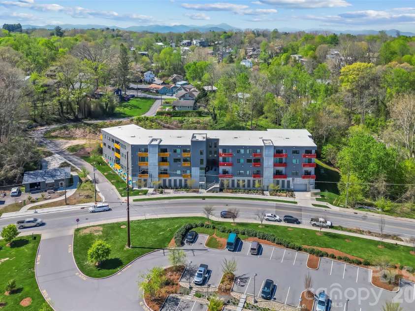 68 Craven Street, Asheville, NC 28806.  MLS# CAR4391853, YatesRealty ID 14488. 