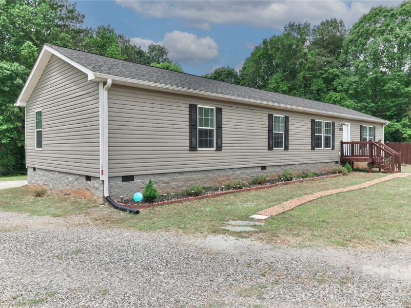 119 Marietta Road, Mooresville, NC 28117.  MLS# CAR4253281, YatesRealty ID 14489. 