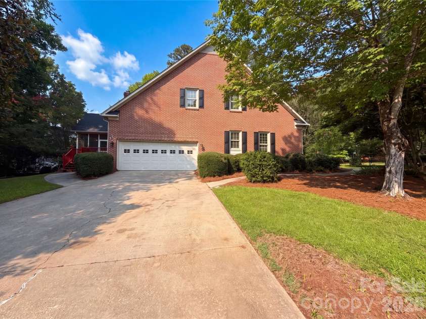 1750 Trellis Drive, Rock Hill, SC 29732.  MLS# CAR4333118, YatesRealty ID 14489. 