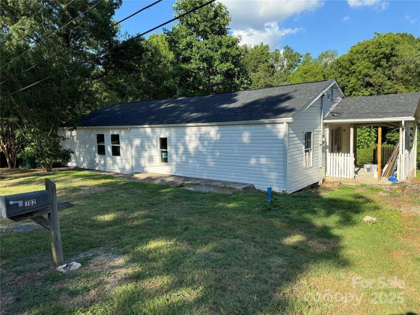 702 9th Street, Bessemer City, NC 28016.  MLS# CAR4157741, YatesRealty ID 1449. 