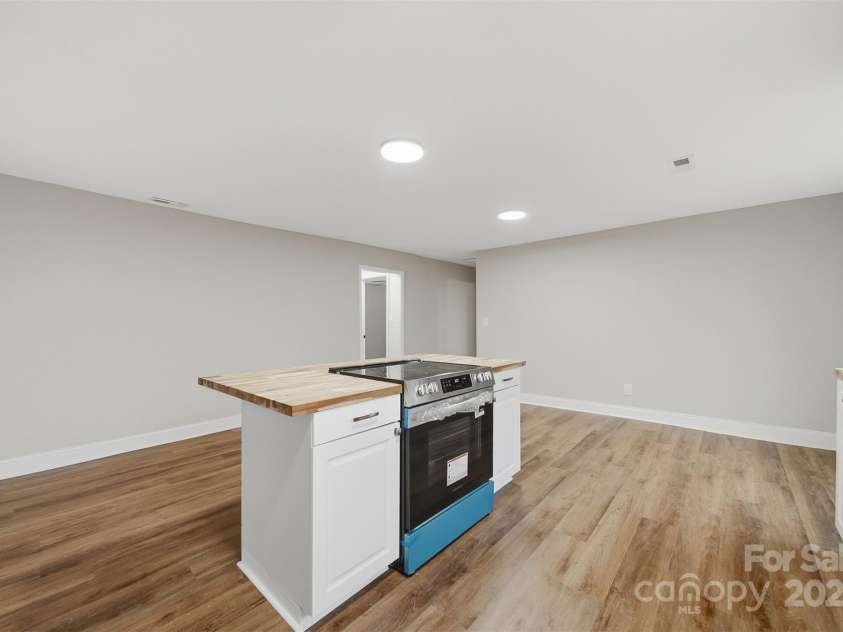 702 9th Street, Bessemer City, NC 28016.  MLS# CAR4325976, YatesRealty ID 1449. 