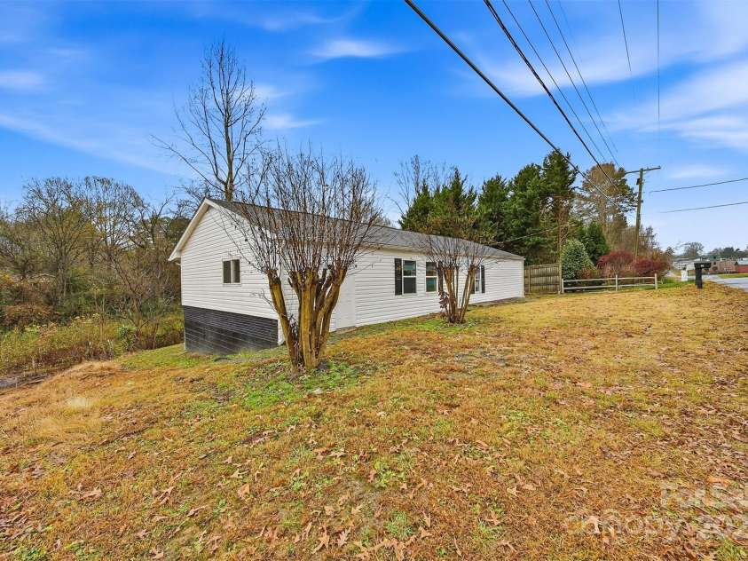 702 9th Street, Bessemer City, NC 28016.  MLS# CAR4325976, YatesRealty ID 1449. 