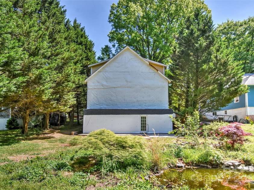 505 South Street, Gastonia, NC 28052.  MLS# CAR4248301, YatesRealty ID 14490. Back