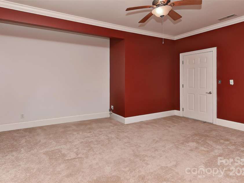 505 South Street, Gastonia, NC 28052.  MLS# CAR4248301, YatesRealty ID 14490. Bonus Room