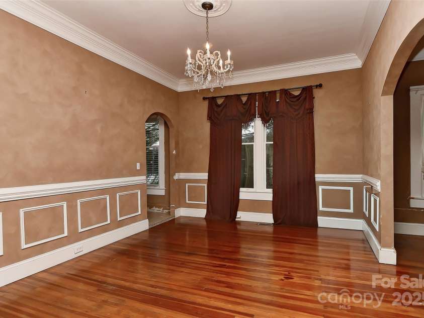 505 South Street, Gastonia, NC 28052.  MLS# CAR4248301, YatesRealty ID 14490. Dining Room