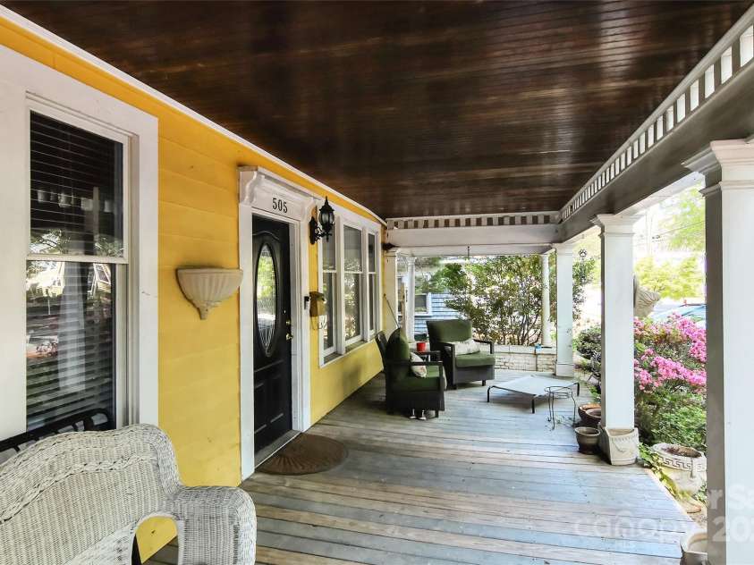 505 South Street, Gastonia, NC 28052.  MLS# CAR4248301, YatesRealty ID 14490. Front Porch