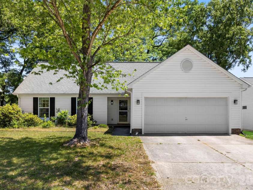 5825 Birchfield Lane, Concord, NC 28027.  MLS# CAR4373066, YatesRealty ID 14493. 