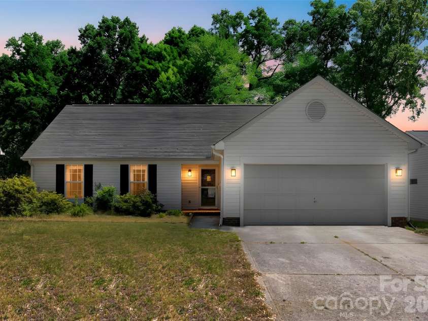 5825 Birchfield Lane, Concord, NC 28027.  MLS# CAR4373066, YatesRealty ID 14493. 