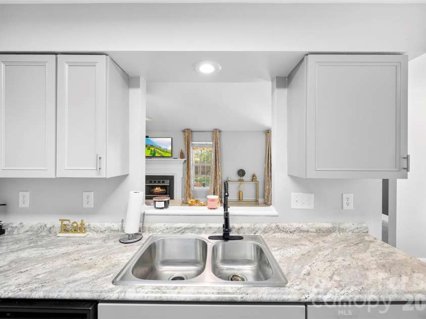 5825 Birchfield Lane, Concord, NC 28027.  MLS# CAR4373066, YatesRealty ID 14493. 