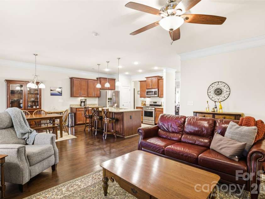 11824 Springpoint Lane, Charlotte, NC 28278.  MLS# CAR4360909, YatesRealty ID 14495. Gathering Room and Kitchen Area