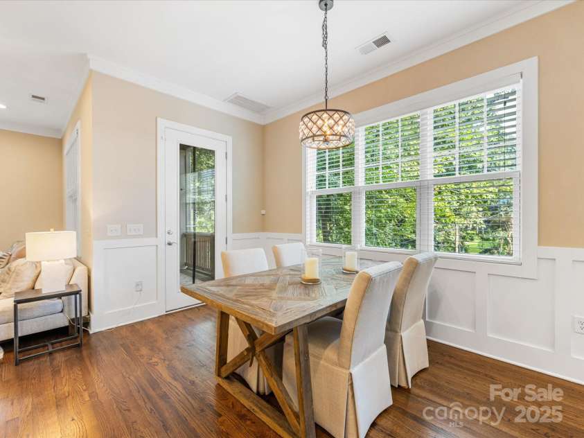 5210 Valley Stream Road, Charlotte, NC 28209.  MLS# CAR4288091, YatesRealty ID 14495. 