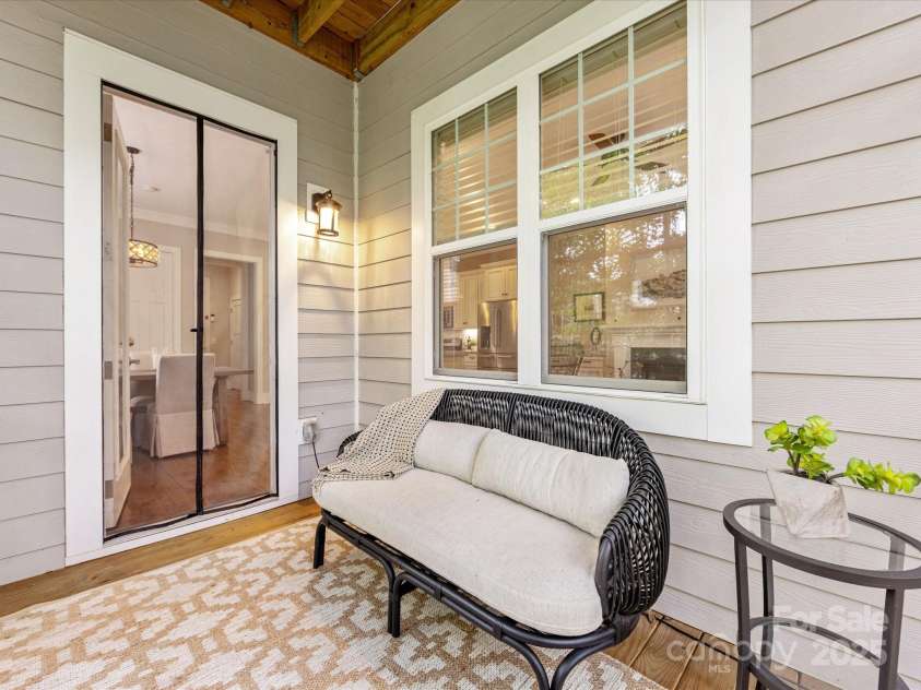 5210 Valley Stream Road, Charlotte, NC 28209.  MLS# CAR4288091, YatesRealty ID 14495. 