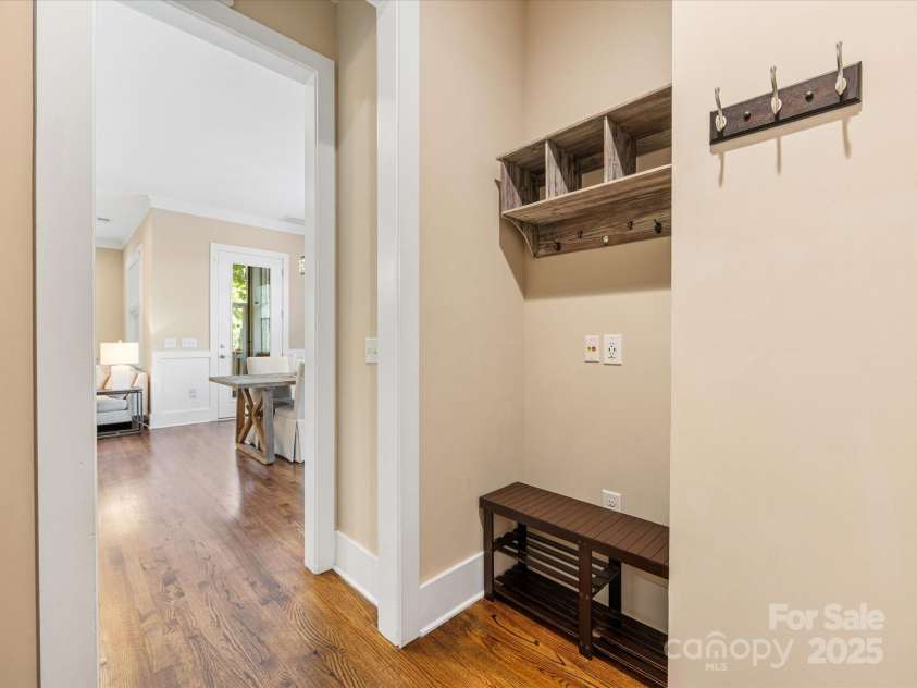 5210 Valley Stream Road, Charlotte, NC 28209.  MLS# CAR4288091, YatesRealty ID 14495. 