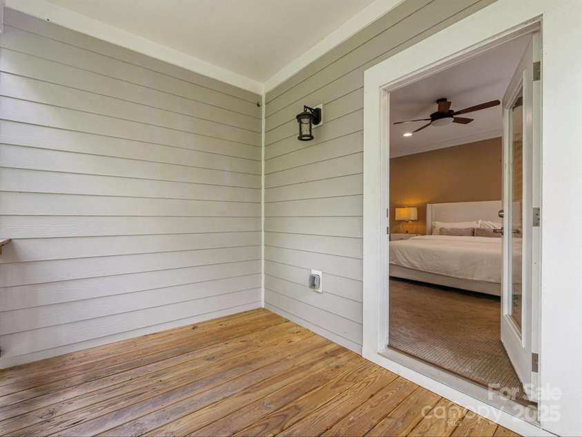 5210 Valley Stream Road, Charlotte, NC 28209.  MLS# CAR4288091, YatesRealty ID 14495. 