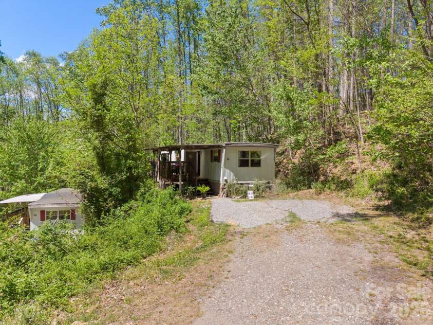 290 Hookers Gap Road, Candler, NC 28715.  MLS# CAR4373451, YatesRealty ID 14496. 