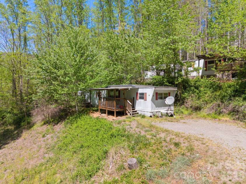 290 Hookers Gap Road, Candler, NC 28715.  MLS# CAR4373451, YatesRealty ID 14496. 