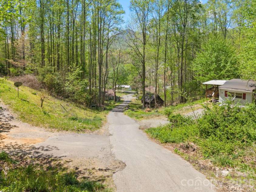 290 Hookers Gap Road, Candler, NC 28715.  MLS# CAR4373451, YatesRealty ID 14496. 