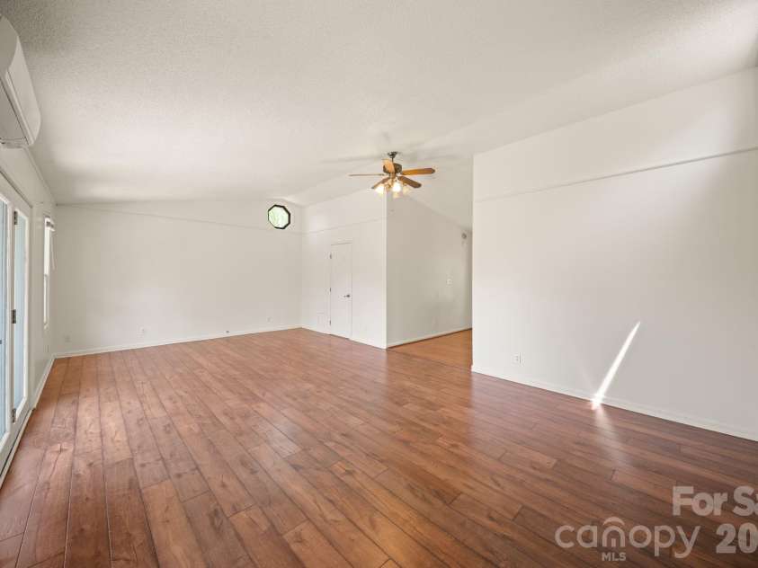 290 Hookers Gap Road, Candler, NC 28715.  MLS# CAR4373451, YatesRealty ID 14496. 