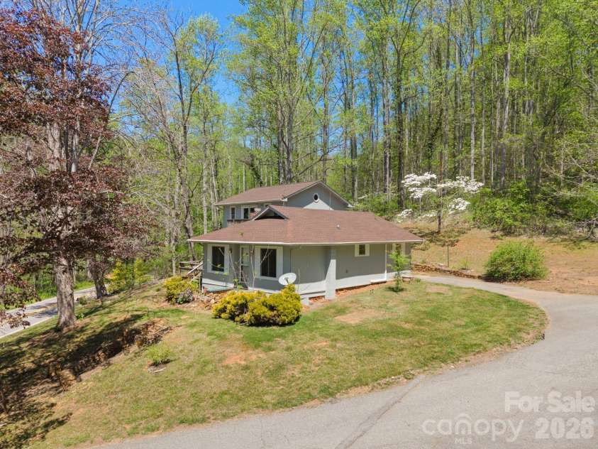 290 Hookers Gap Road, Candler, NC 28715.  MLS# CAR4373451, YatesRealty ID 14496. Main home