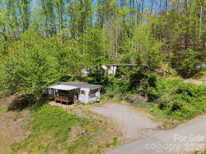 290 Hookers Gap Road, Candler, NC 28715.  MLS# CAR4376195, YatesRealty ID 14496. 