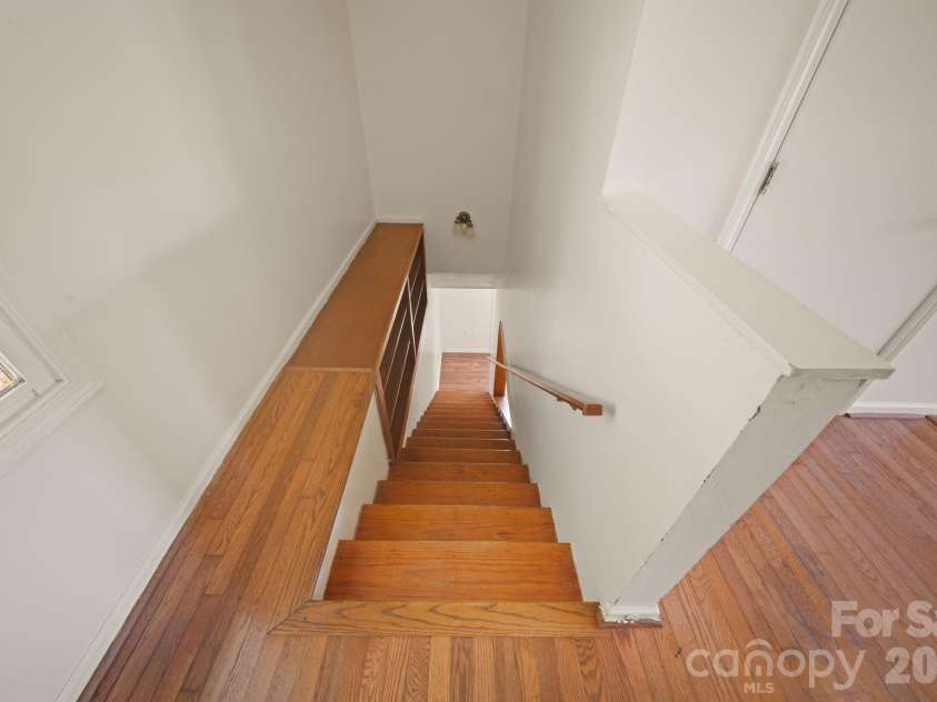 290 Hookers Gap Road, Candler, NC 28715.  MLS# CAR4376195, YatesRealty ID 14496. 