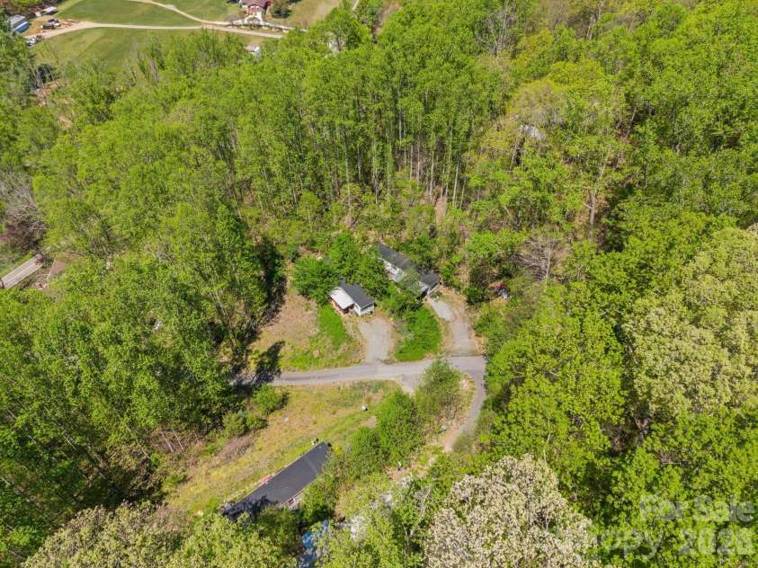 290 Hookers Gap Road, Candler, NC 28715.  MLS# CAR4376195, YatesRealty ID 14496. 