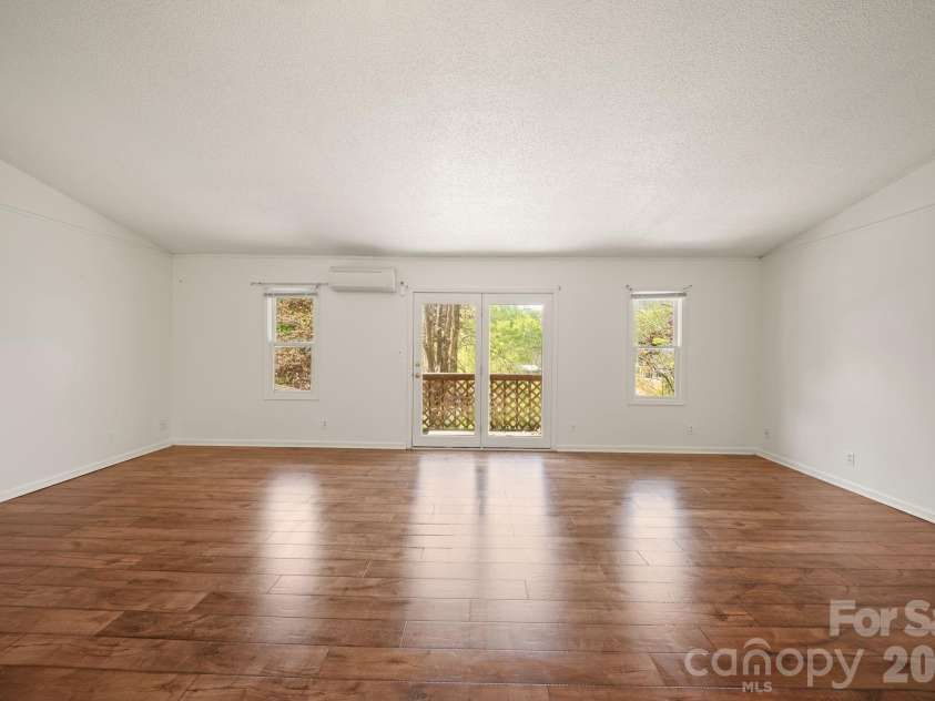 290 Hookers Gap Road, Candler, NC 28715.  MLS# CAR4376195, YatesRealty ID 14496. 