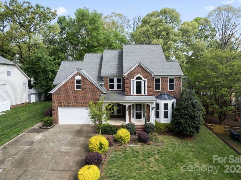 9009 Tayside Court, Huntersville, NC 28078.  MLS# CAR4247048, YatesRealty ID 14496. Front view
