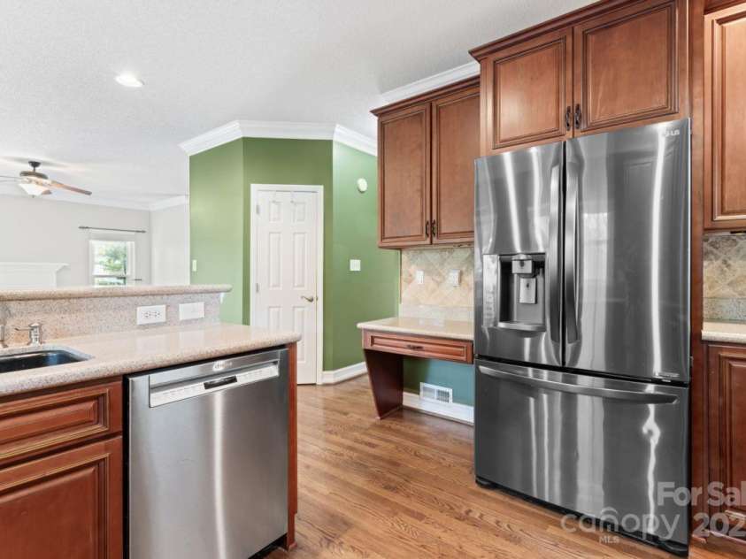 9009 Tayside Court, Huntersville, NC 28078.  MLS# CAR4247048, YatesRealty ID 14496. Kitchen