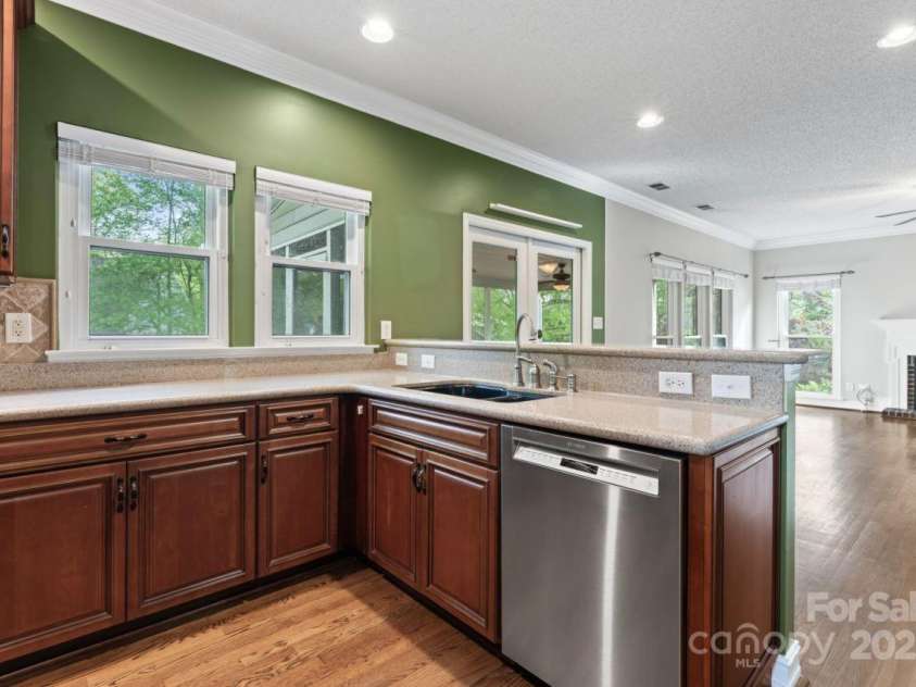 9009 Tayside Court, Huntersville, NC 28078.  MLS# CAR4247048, YatesRealty ID 14496. Kitchen