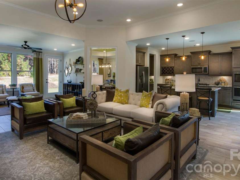 8937 Silver Springs Court, Charlotte, NC 28215.  MLS# CAR4365056, YatesRealty ID 14497. 