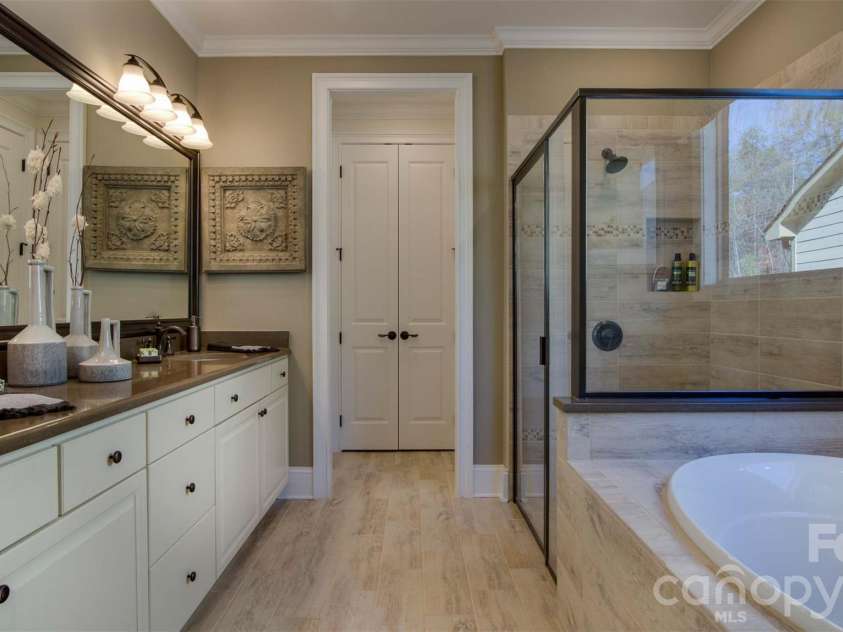 8937 Silver Springs Court, Charlotte, NC 28215.  MLS# CAR4365056, YatesRealty ID 14497. 