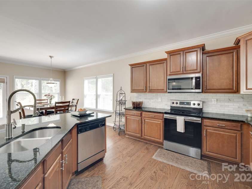 985 Angelica Lane, Tega Cay, SC 29708.  MLS# CAR4246677, YatesRealty ID 14497. 