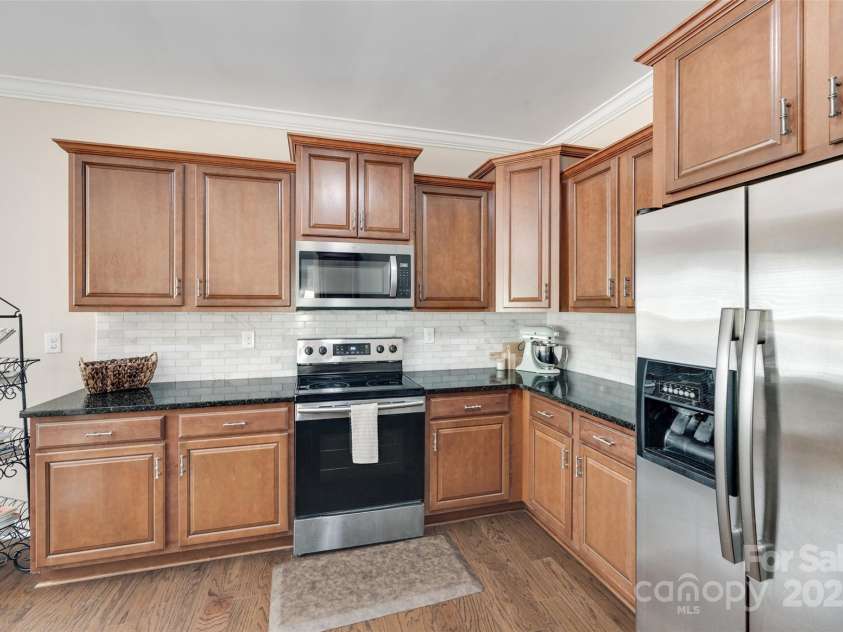 985 Angelica Lane, Tega Cay, SC 29708.  MLS# CAR4246677, YatesRealty ID 14497. 
